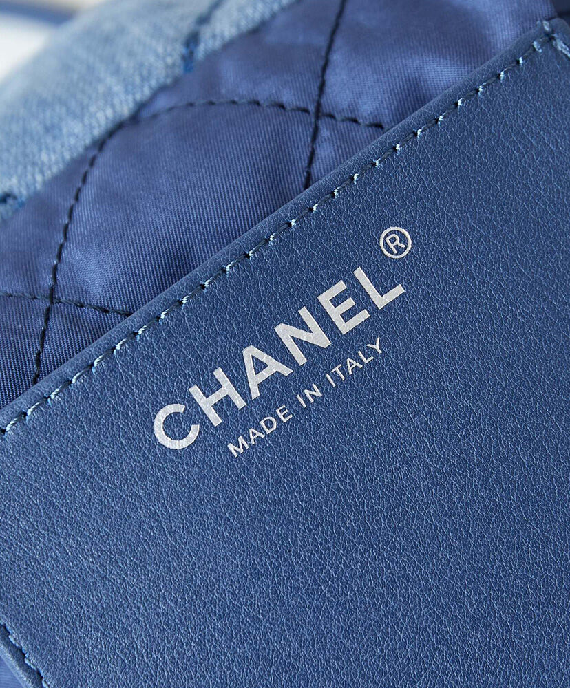 Chanel 22 Mini Handbag