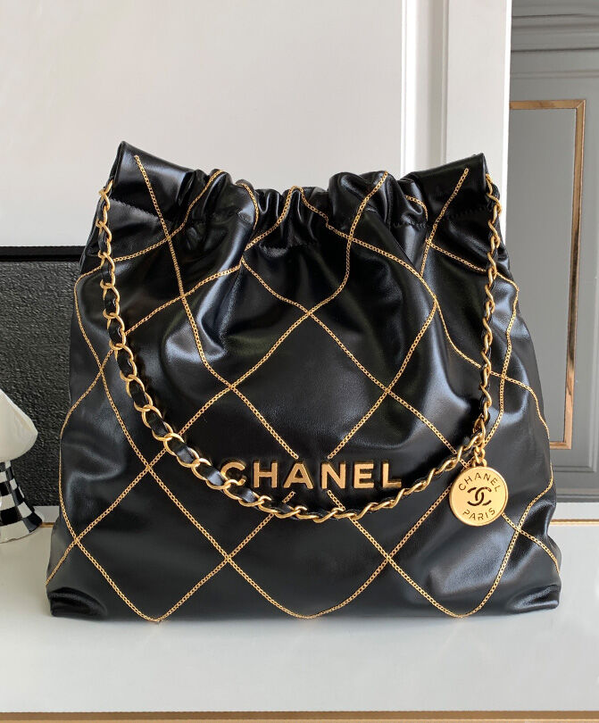 Chanel 22 Handbag