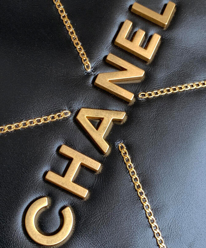 Chanel 22 Handbag