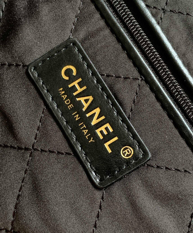 Chanel 22 Handbag