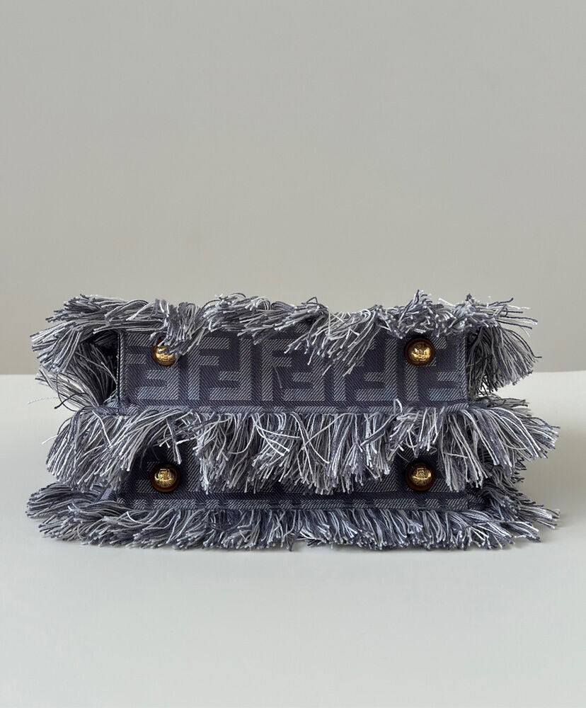 Peekaboo ISeeU Petite