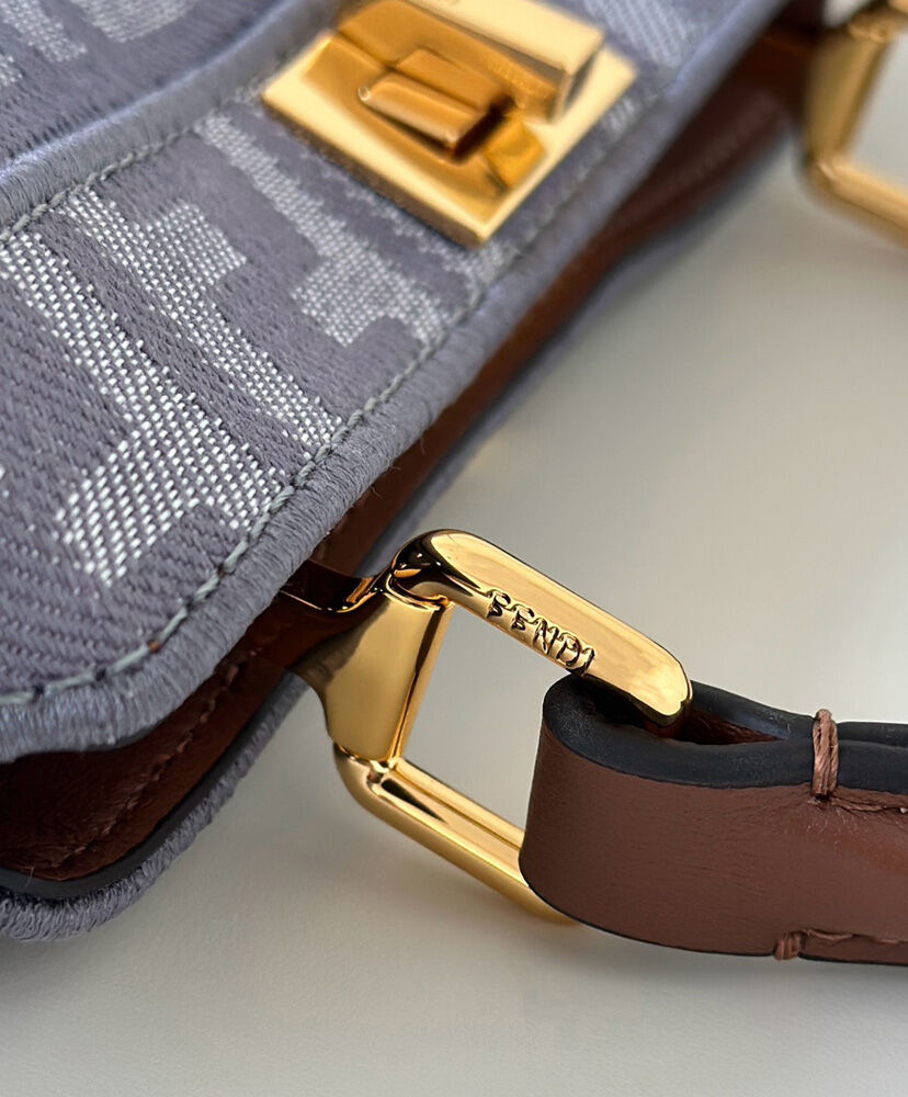 Peekaboo ISeeU Petite