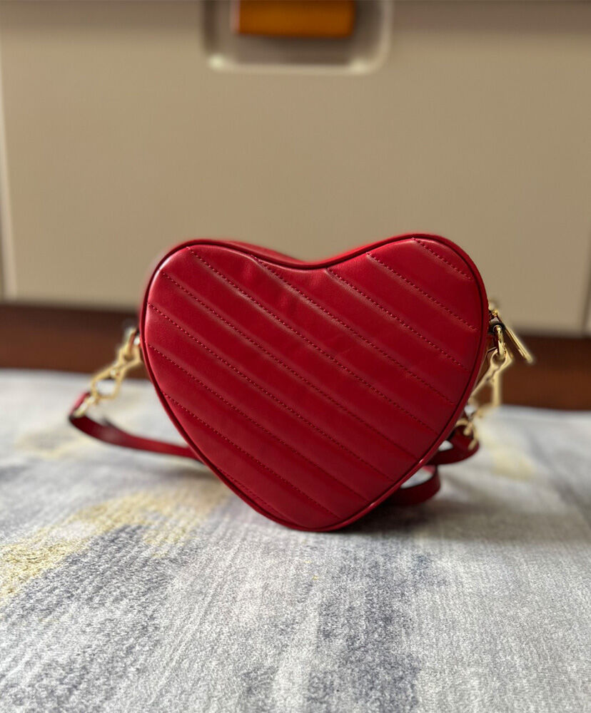 Interlocking G Mini Heart Shoulder Bag