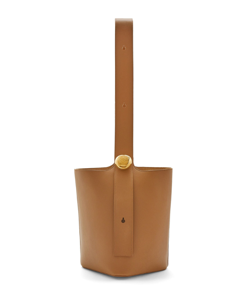 Medium Pebble Bucket Bag In Mellow Calfskin