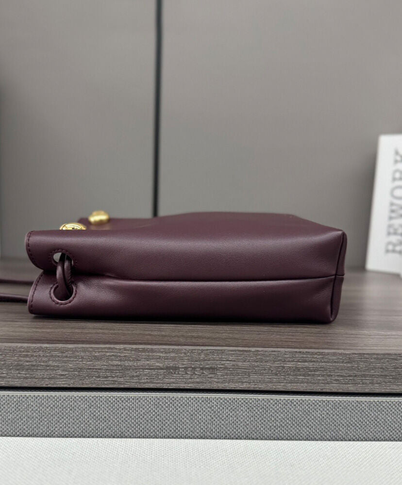 Pebble Pouch In Smooth Calfskin