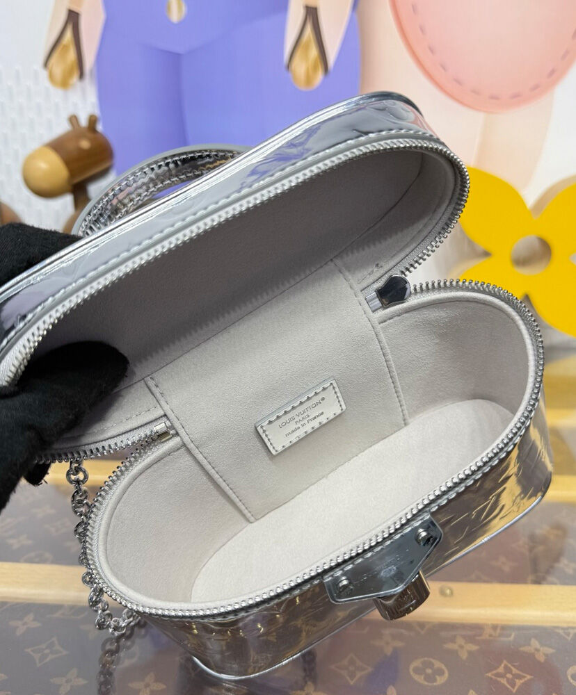 Vanity Chain Pouch