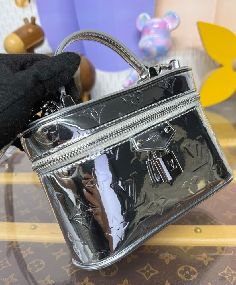 Vanity Chain Pouch