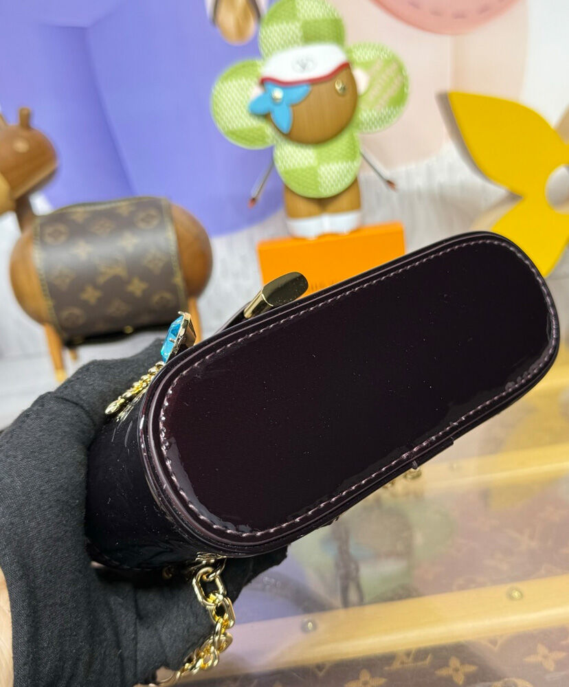 Vanity Chain Pouch