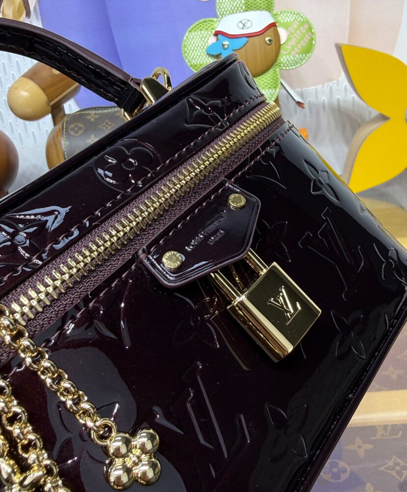 Vanity Chain Pouch