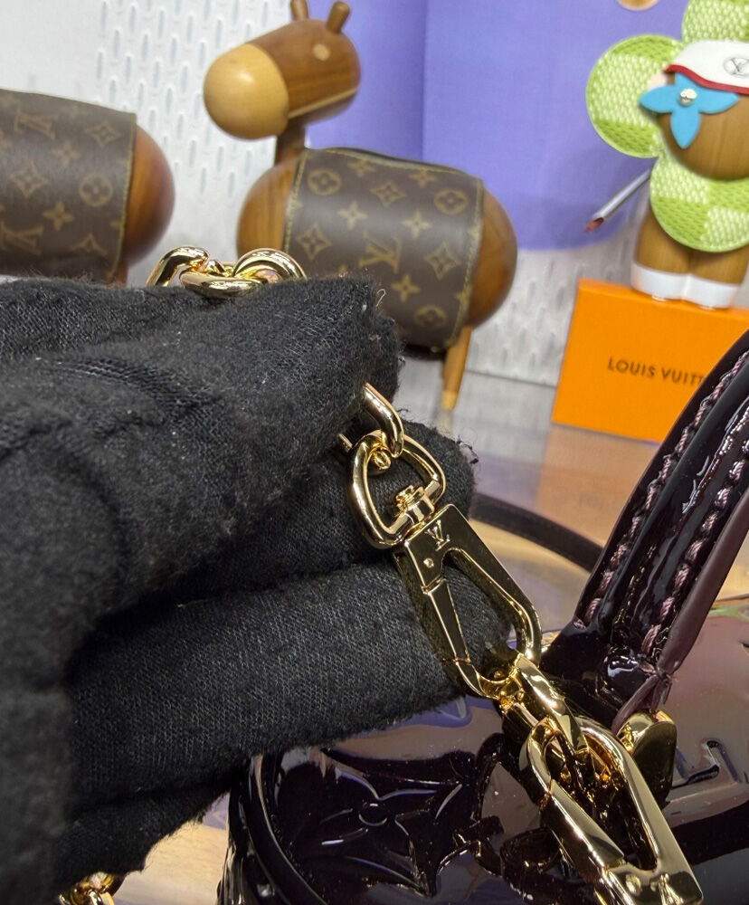 Vanity Chain Pouch