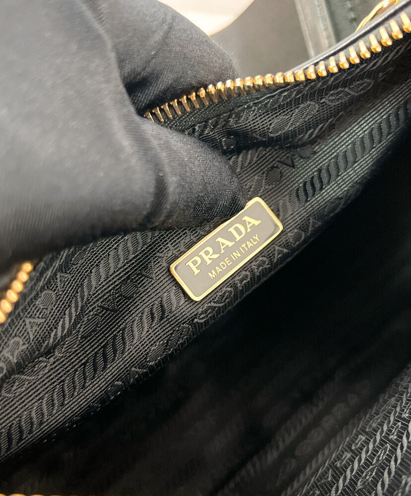 Prada Re-Edition 2005 Leather Bag