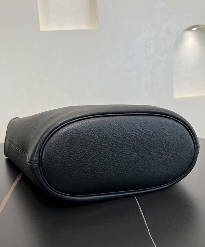 Le 5 a 7 Hobo Bucket Bag