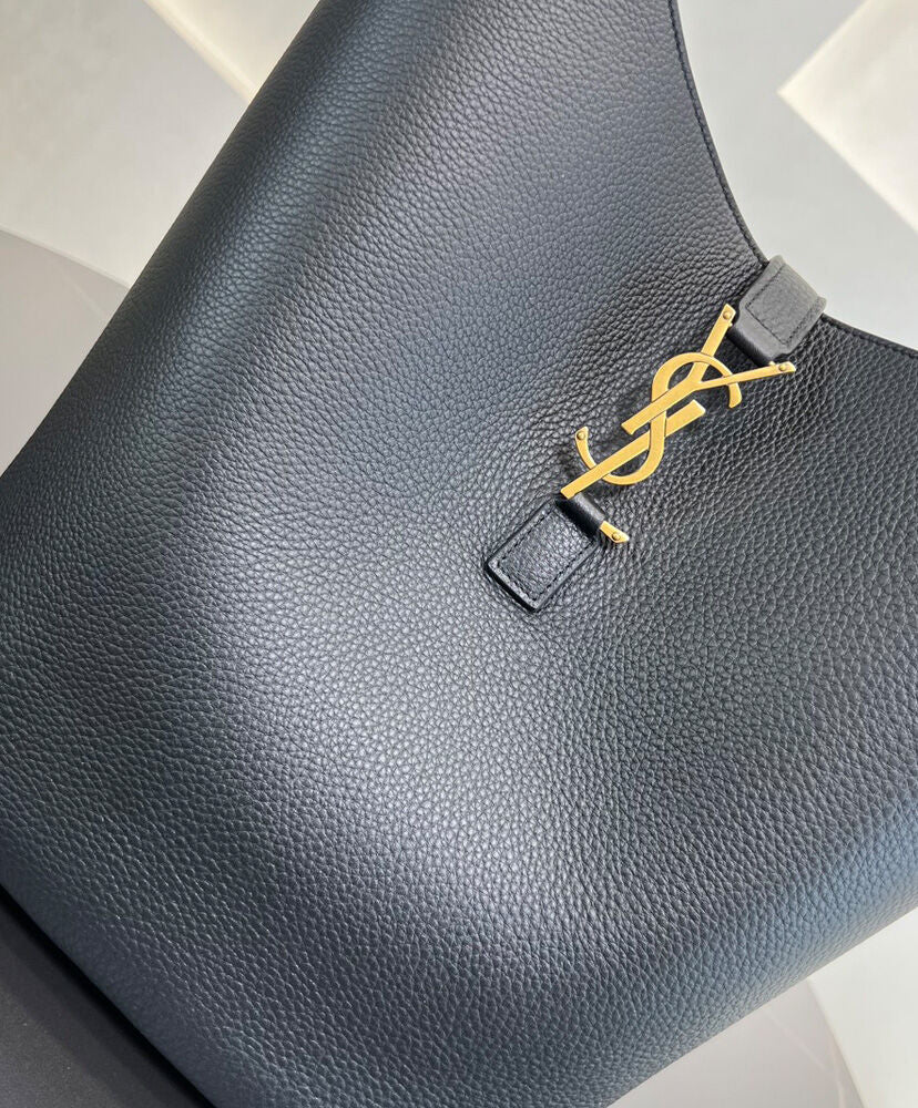 Le 5 a 7 Hobo Bucket Bag