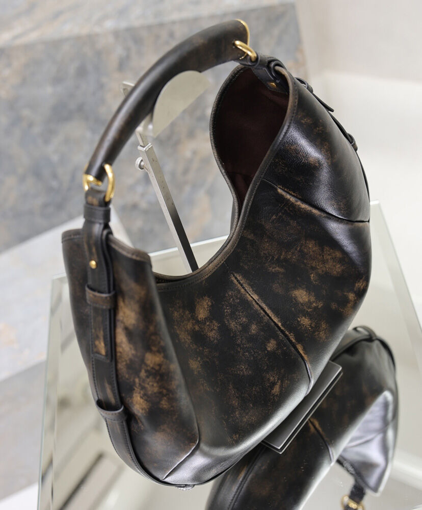 MOMBASA Medium In Vintage Leather