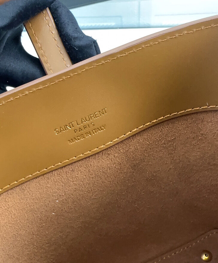 Le 37 Mini Leather Bucket Bag