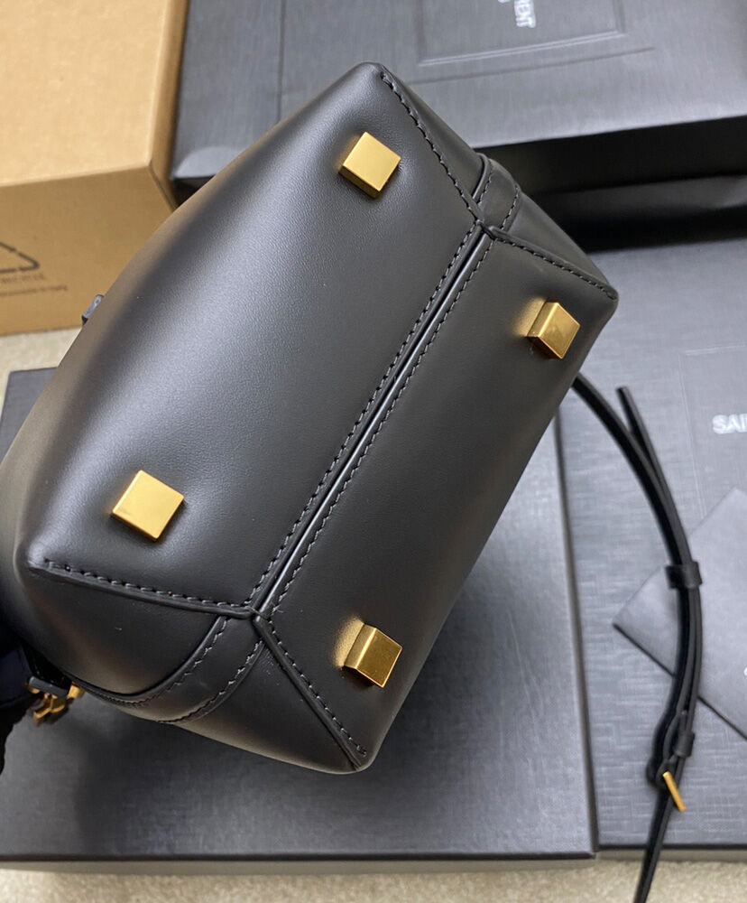 Le 37 Mini Leather Bucket Bag