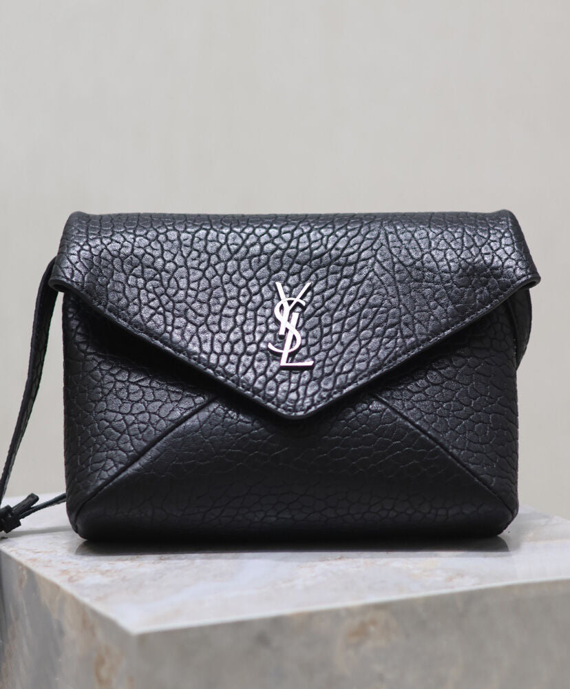 CASSANDRE Envelope Messenger In Lambskin