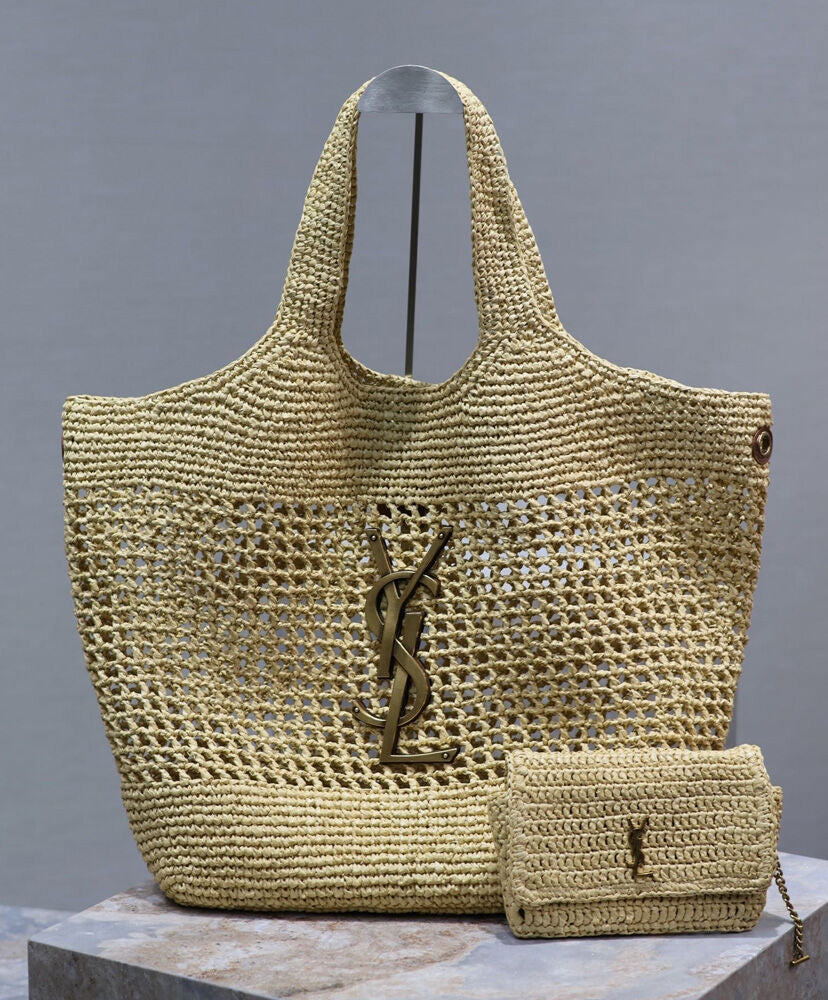 Icare In Raffia