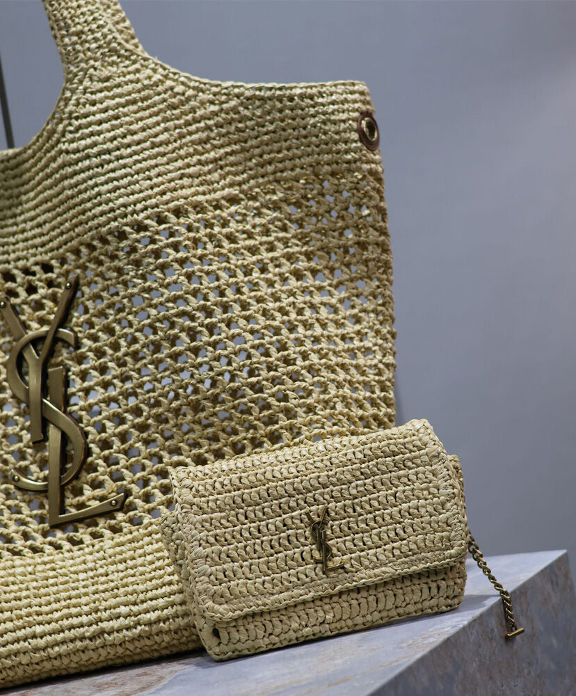 Icare In Raffia