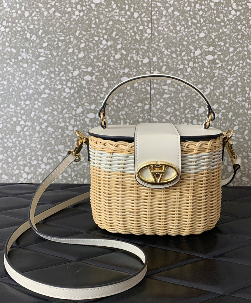 VLogo Signature Straw Vanity Case