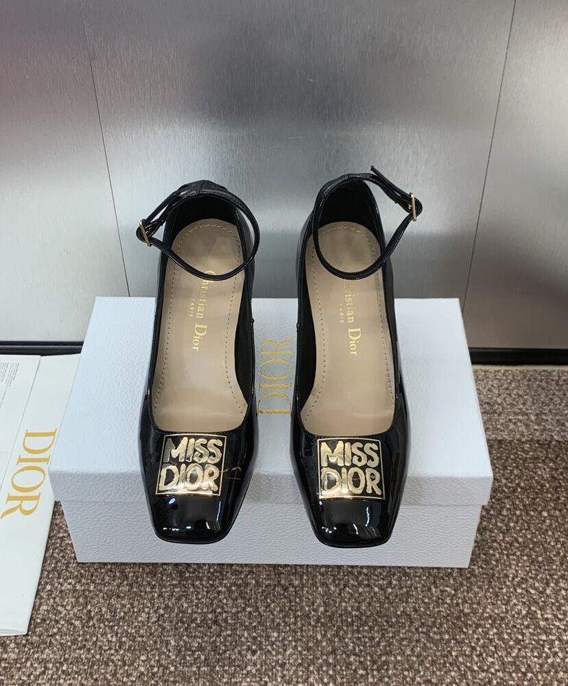 Miss Dior Graffiti Pump