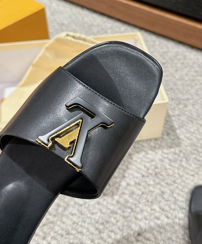 LV Capri Flat Mule