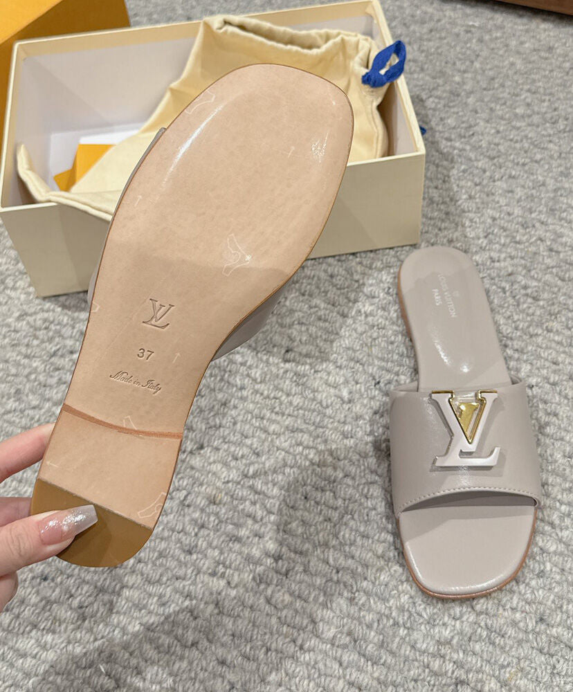 LV Capri Flat Mule