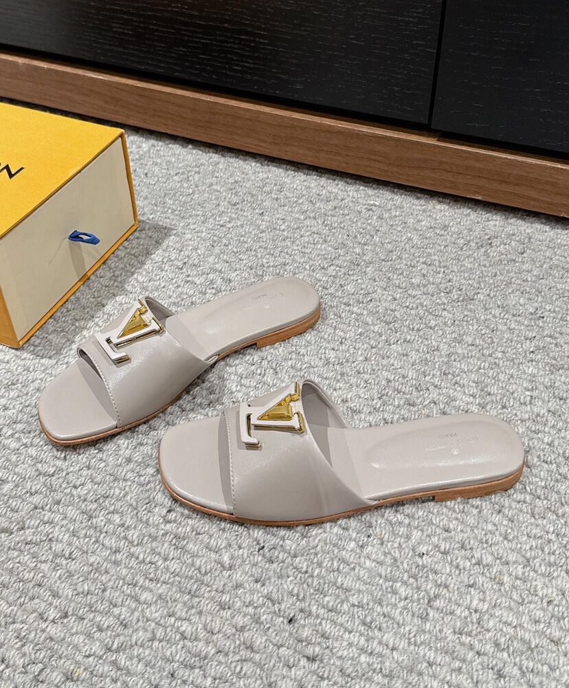 LV Capri Flat Mule