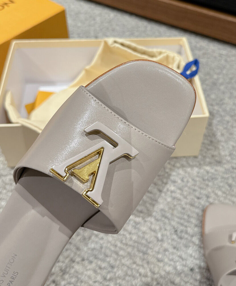 LV Capri Flat Mule