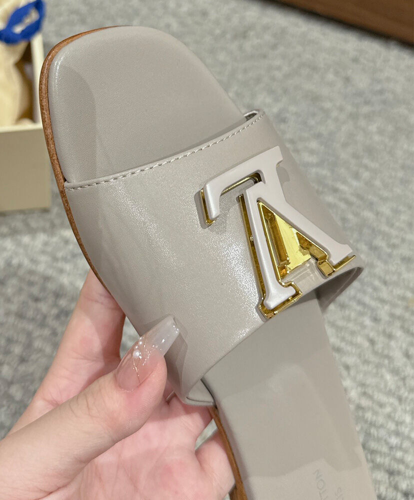 LV Capri Flat Mule