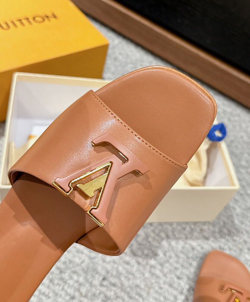 LV Capri Flat Mule