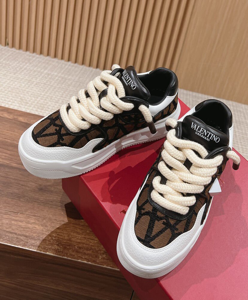 One Stud XL Low-Top Sneakers