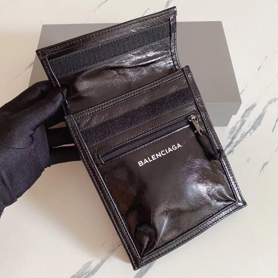 Explorer Cracked Leather Pouch - MarKat store