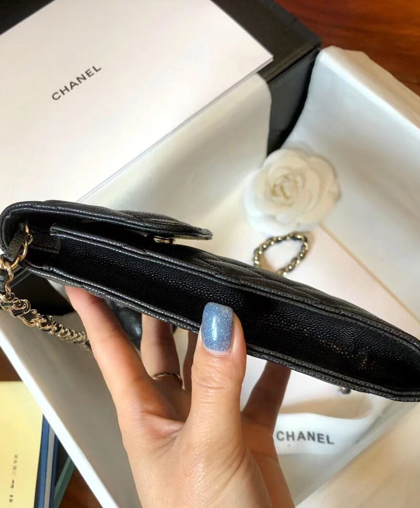 Chanel Phone & Airpods Case With Chain