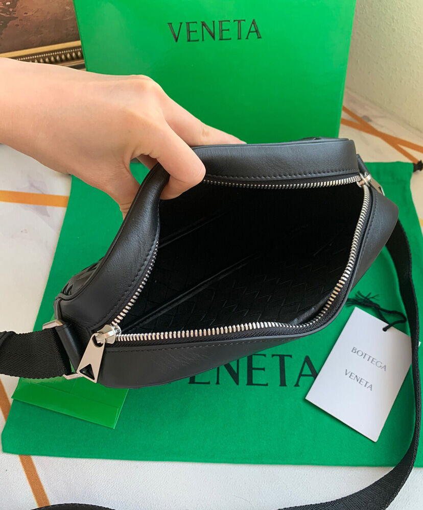Small Classic Camera Bag in Intrecciato Leather