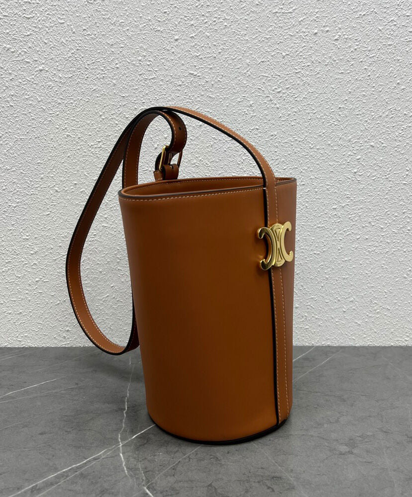 Bucket Triomphe In Natural Calfskin