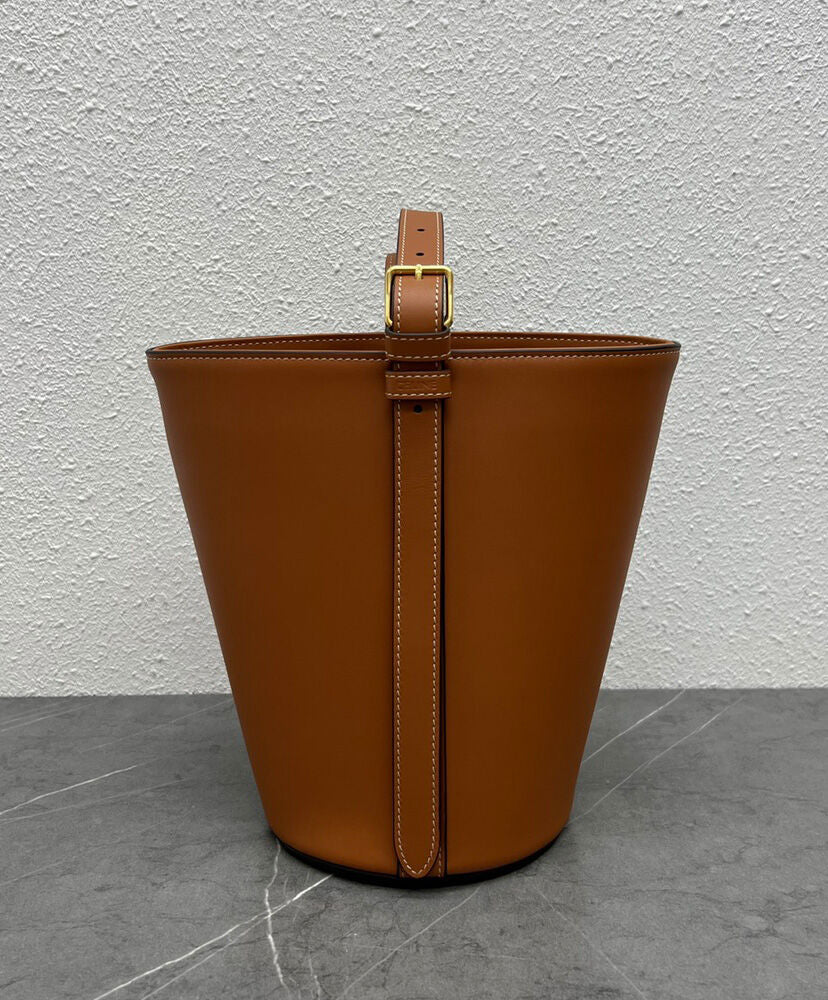 Bucket Triomphe In Natural Calfskin