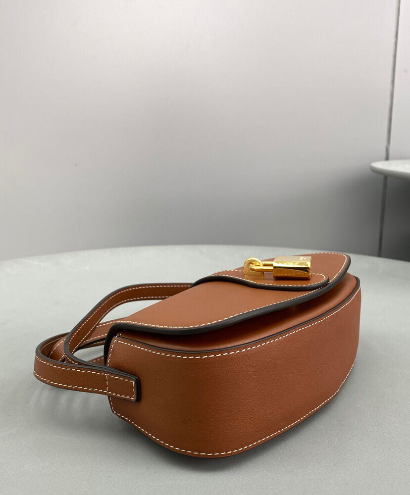 Clutch On Strap In Smooth Calfskin