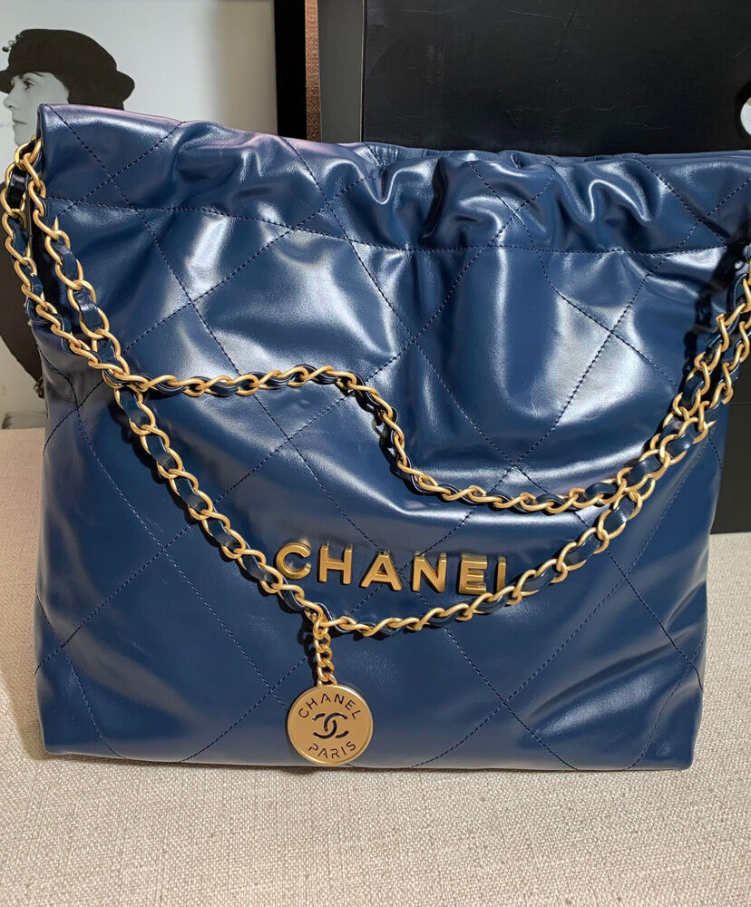 Chanel 22 Small Handbag