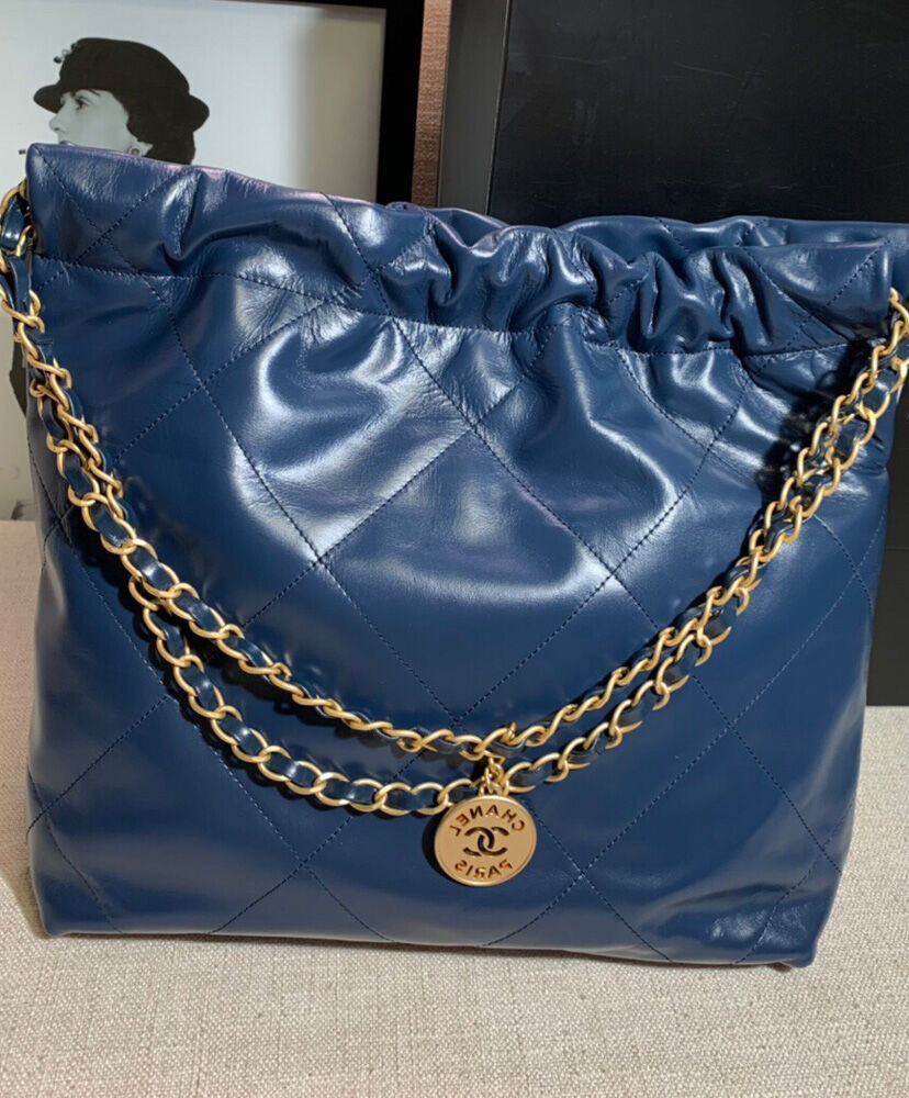 Chanel 22 Small Handbag