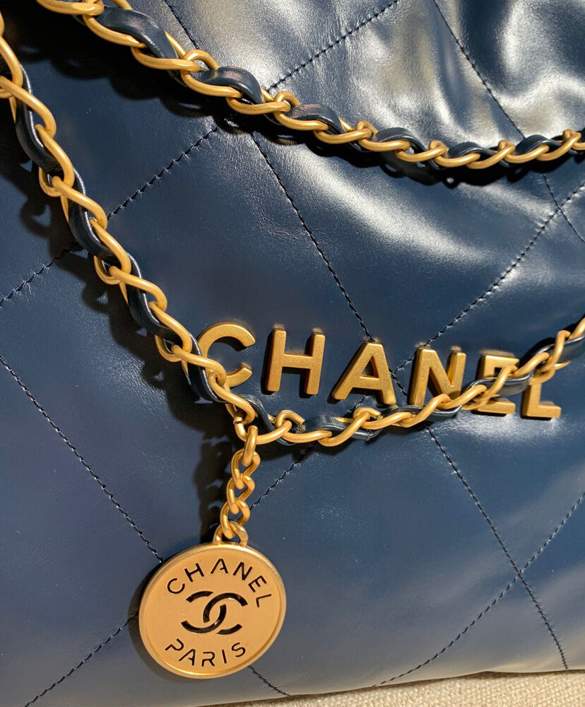 Chanel 22 Small Handbag