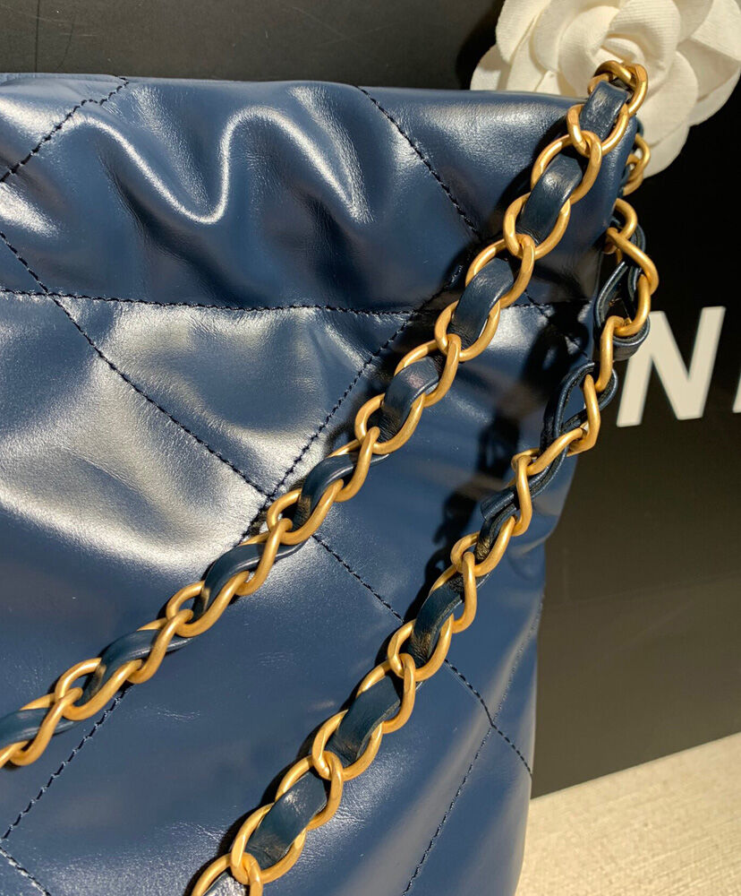 Chanel 22 Small Handbag