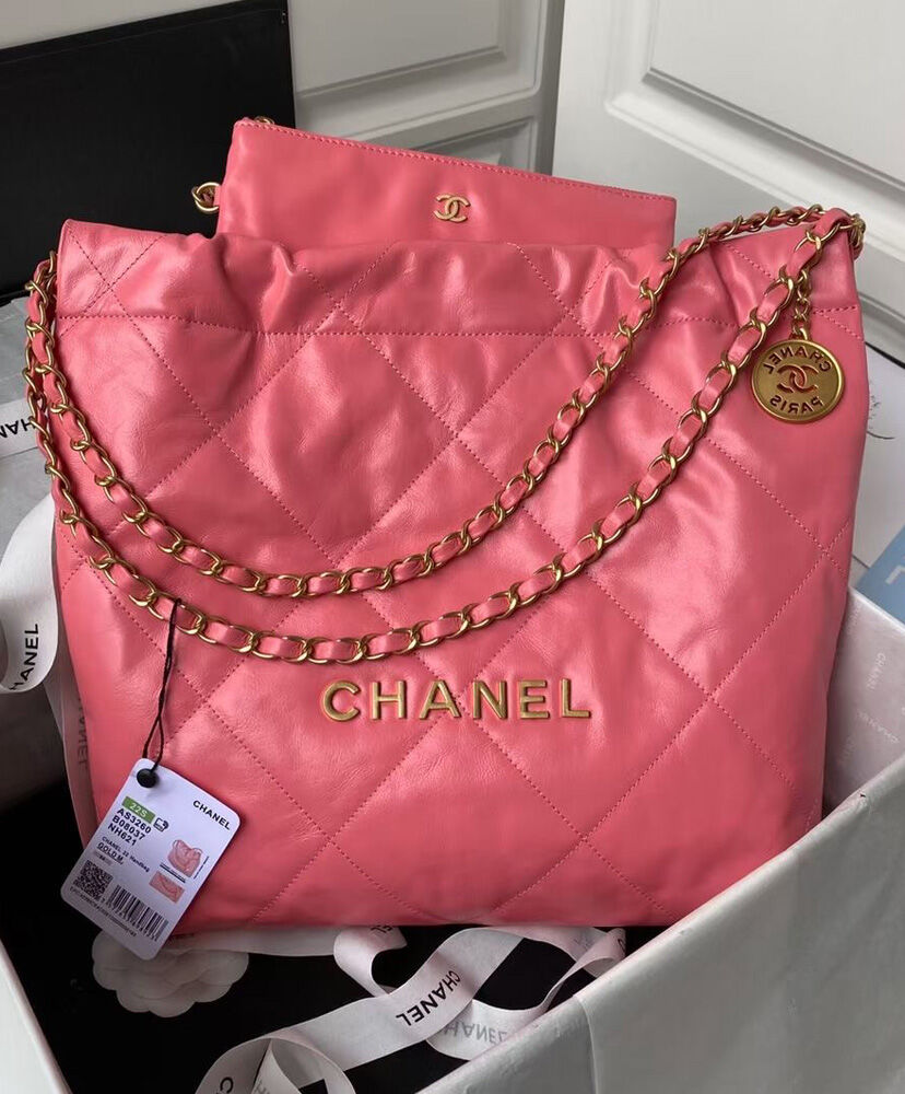 Chanel 22 Small Handbag