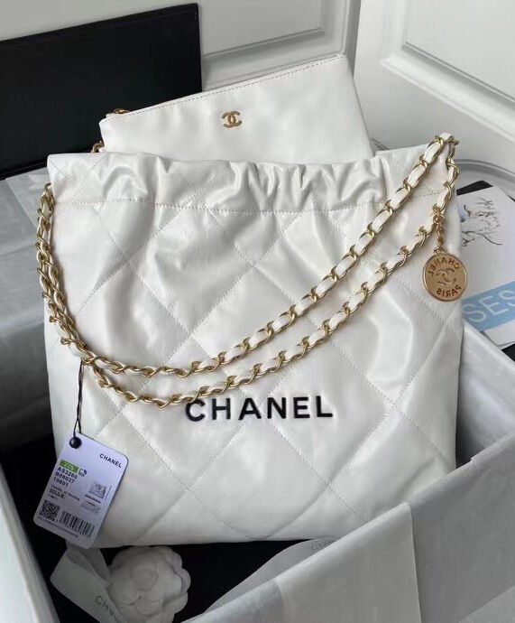 Chanel 22 Small Handbag