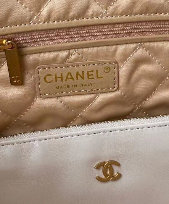 Chanel 22 Small Handbag