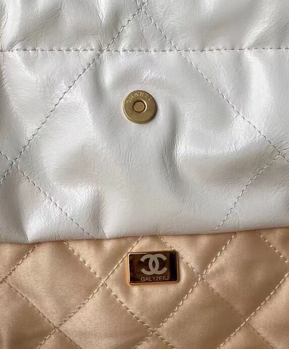 Chanel 22 Small Handbag