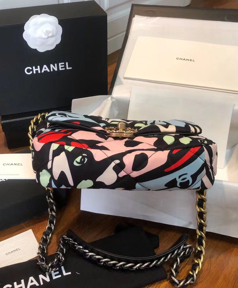 Chanel 19 Handbag