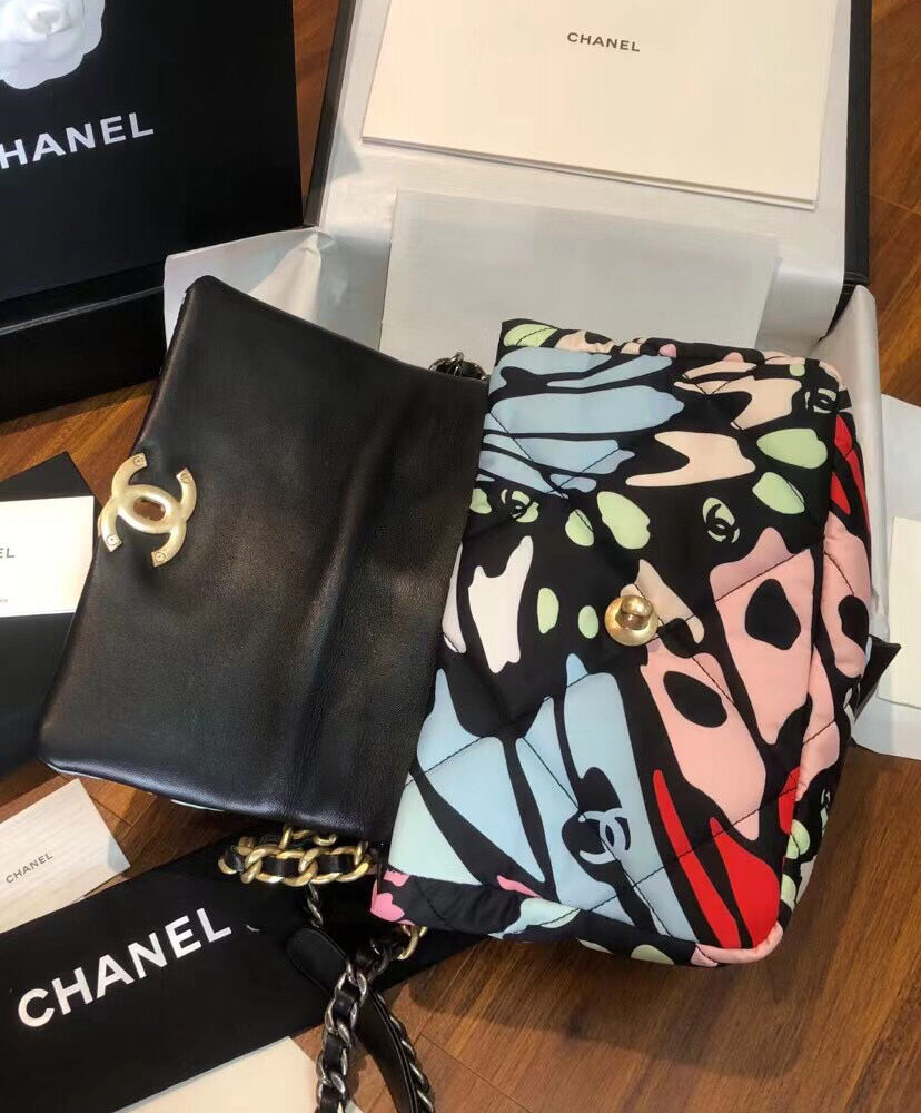 Chanel 19 Handbag