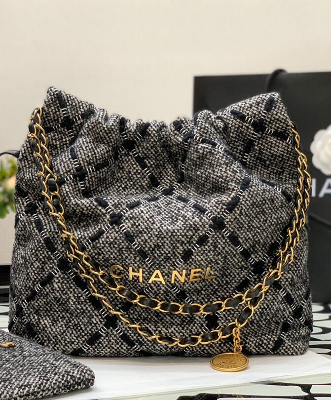 Chanel 22 Handbag