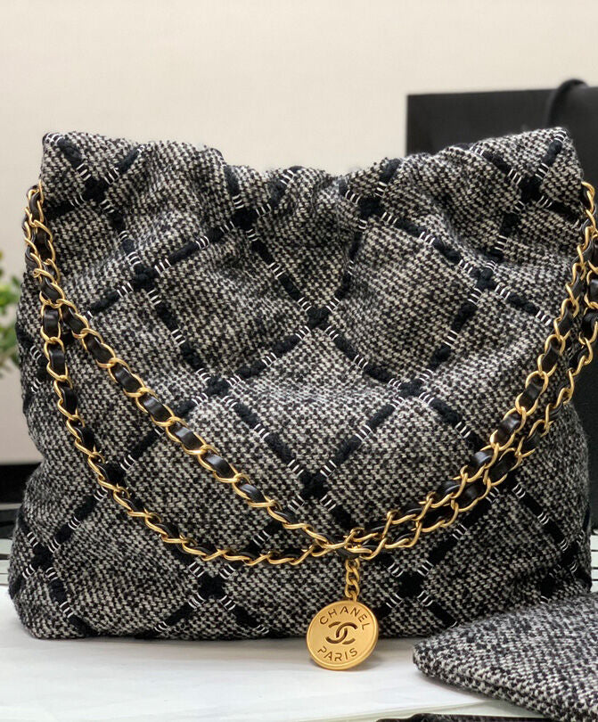 Chanel 22 Handbag